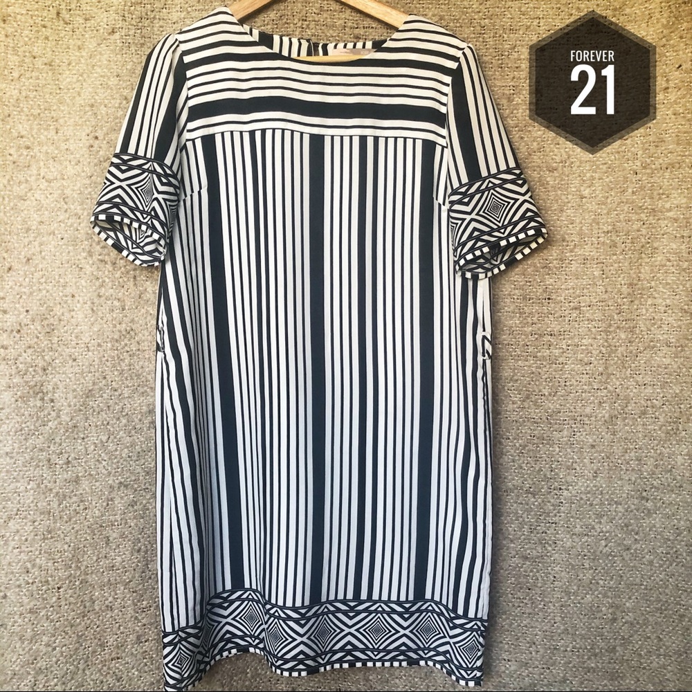 Forever 21 Shift Dress in Vertical Stripes Size M